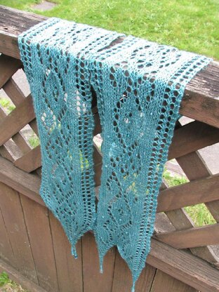 Melusine lace scarf