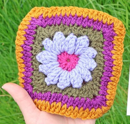 Lliw Flower Square