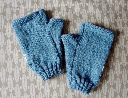 Swan fingerless gloves