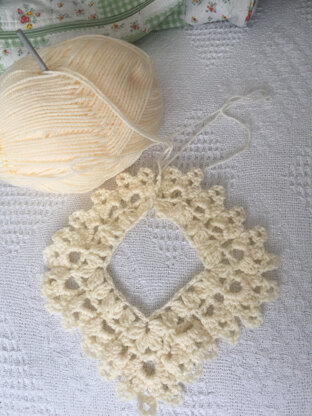 Graceful Shell Shawl