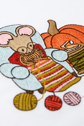 DMC x BZ Creations Cozy Fall Mouse Embroidery Pattern - PAT2104_2