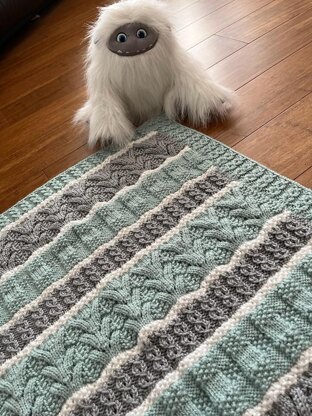 Quick and Easy Aran Weight Knitted Blanket