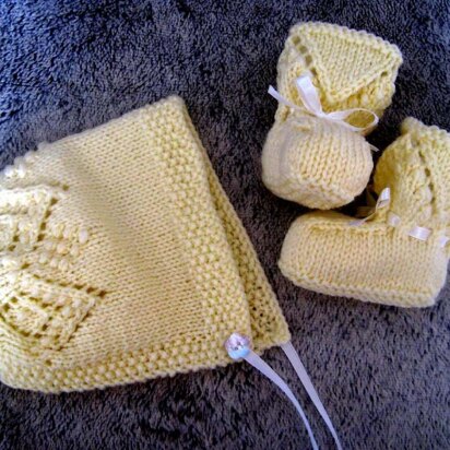 Little Darling Bonnet & Booties Set