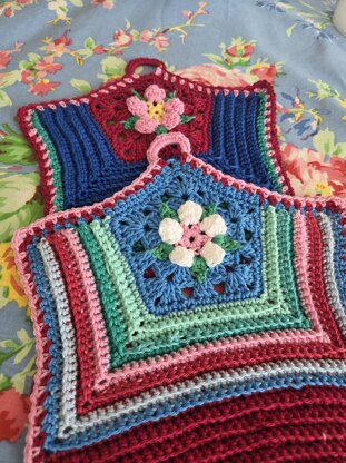 Pentagon Mitered Dishcloth