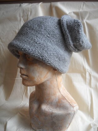 Lancelotta - a very versatile hat