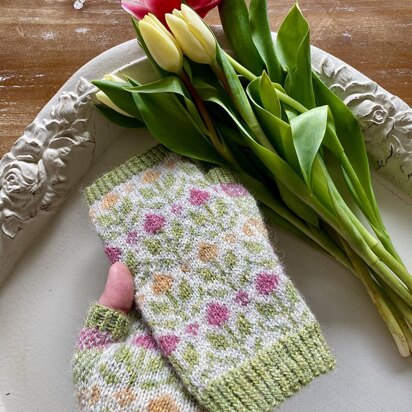 Magic of Spring Mitts