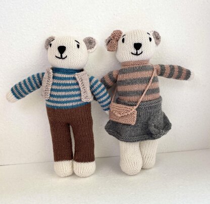 Two white teddys - knitted pattern