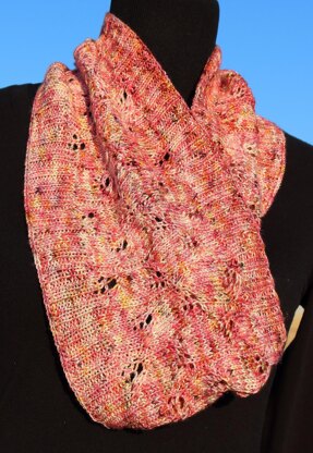 Prairie Rose Cowl