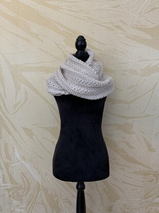 Scarf with Mock Eyelet Cables