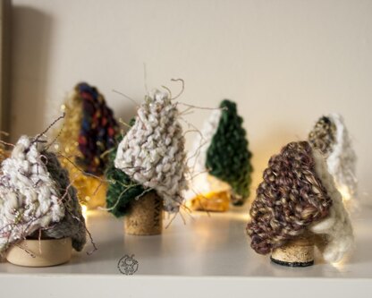 9 Pine Christmas Trees knitted flat