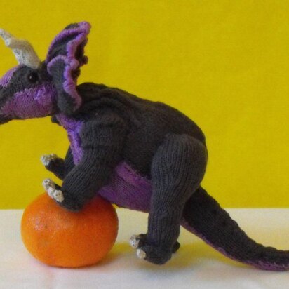 MICRO TRACY TRICERATOPS TOY DINOSAUR KNITTING PATTERN