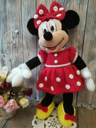 Knitted Minnie Mouse