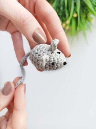 Tiny mouse crochet pattern