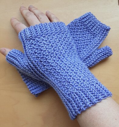 Lavender Fingerless Gloves