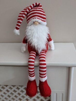 Crimble gnome shelf sitters