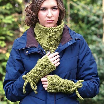 Elodie Cowl and Wristwarmers