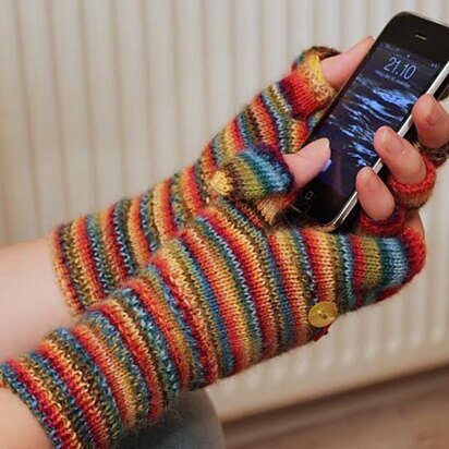 Smartphone friendly mitts