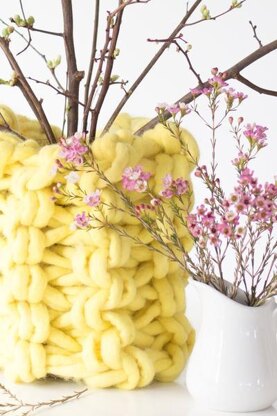 Arm Knit Vase + Arm Knitting How-To