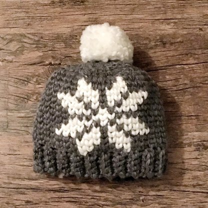 Nordic snowflake hat with pompom