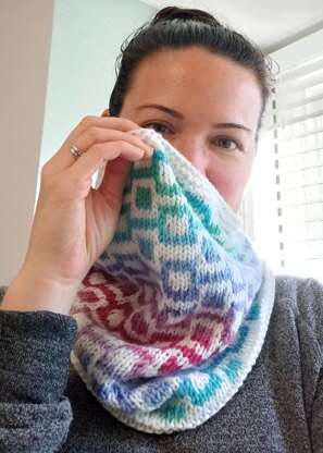 Arona Cowl