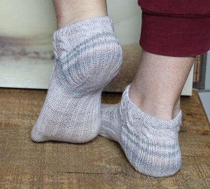 Fabled Cables socks