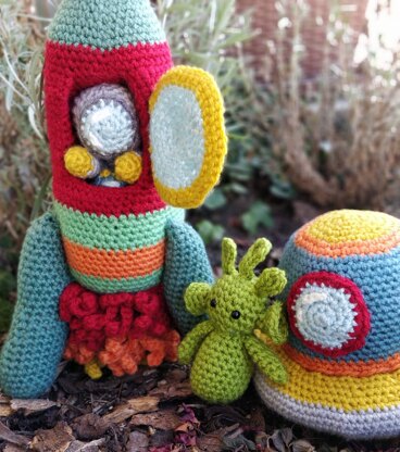 Space Collection crochet Astronaut Alien Spaceship Rocket amigurumi set