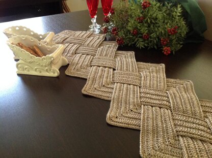 Table Runner N 142