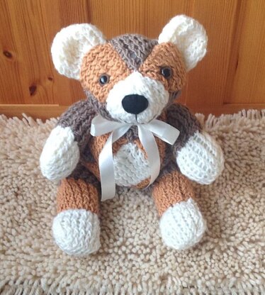 Autumn Loomed Square Bear