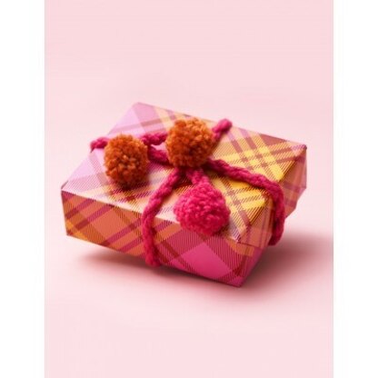 Pompom Gift Decoration in Bernat Softee Chunky