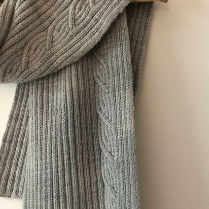 Lundbye Scarf