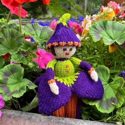 Crocus Flower Doll Knitting Pattern