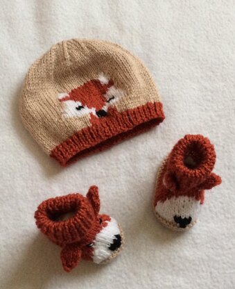 Fox Cub Hat & Booties