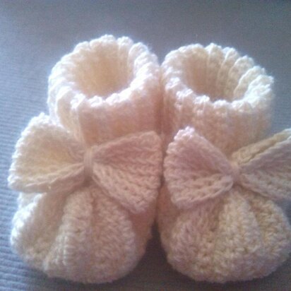 Baby Booties with Bow / Scarpine con fiocco