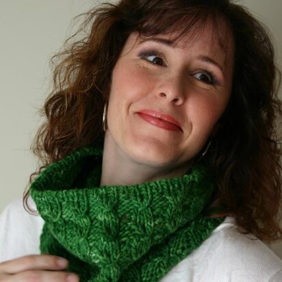Wrapped ribs scarf/cowl