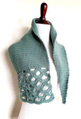 Asymmetric Keyhole Shell Scarf