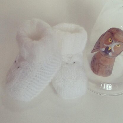 Baby booties with owl detail