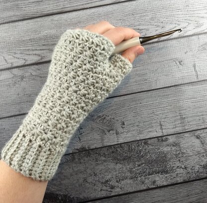 Oliver Fingerless Gloves - Kickin Crochet