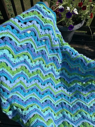 Sheila's Shells Ripple Blanket