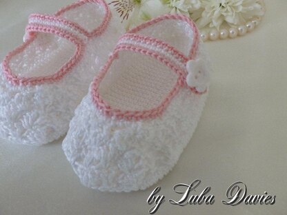 Lacy Crocheted Baby Shoes