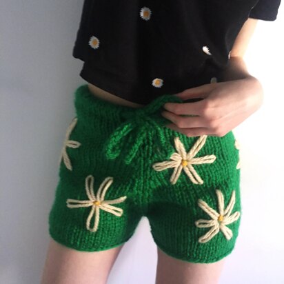 Embroidered Daisy Chunky Shorts