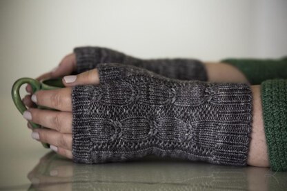 Rosebuds Mittens