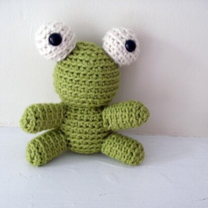 Amigurumi Gary the Tiny Frog