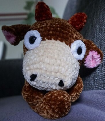 Crochet pattern little calf Matilda