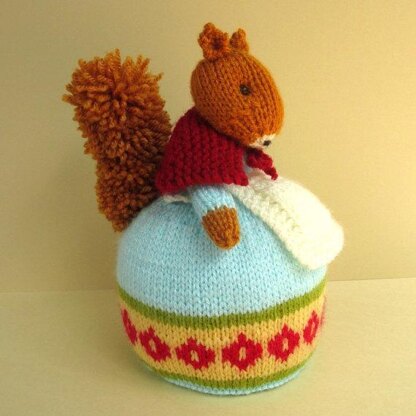 Pinny Fuzzytuft - squirrel pin cushion