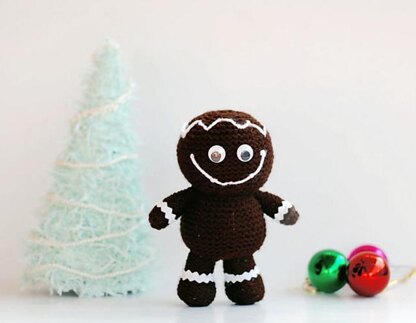 Gingerbread man - pdf knitting pattern. Christmas Ornament