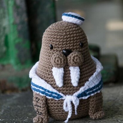 Caterino the amigurumi walrus