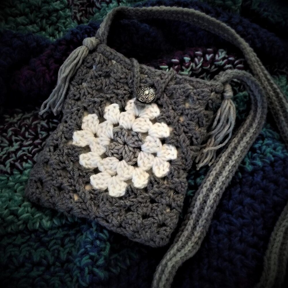 How to Crochet A Crossbody Bag From Squares