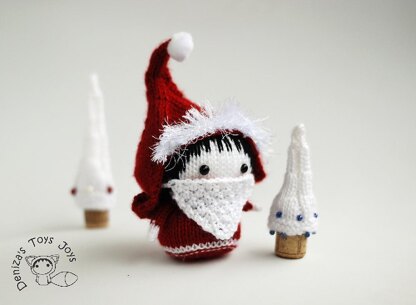 Small Santa Gnome. Tanoshi family Toy.