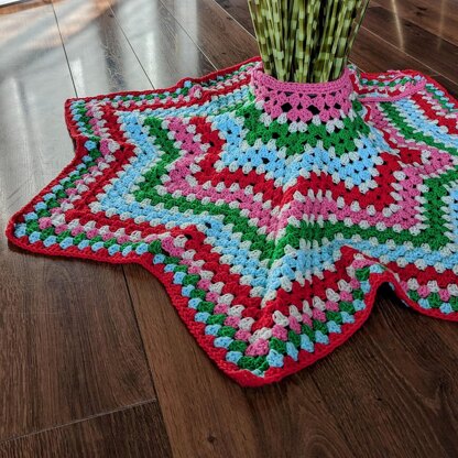 Granny Stardust Tree Skirt