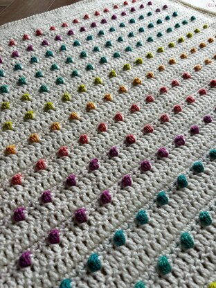 Dotty Bobble blanket